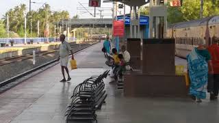 TEJAS EXPRESS (22672) overtakes TIRUCHCHIRAPPALLI-HOWRAH BIWEEKLY SF EXPRESS (12664) at Srirangam