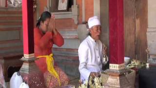 Ketut Liyer --Eat, Pray, Love.mov