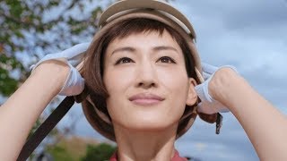 綾瀬はるか、1960年代から現代までの女性トレンドファッションを表現　新CM『綾瀬はるか:クリアな素肌は、時代を超える|SK-II』