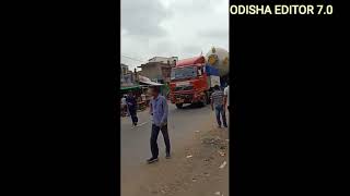 In nischintakoili 196 whiller big truck moving towards cuttack on proper nischintakoili bus 🚛🚛