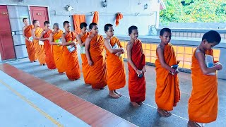 สามเณรเดินแถวเป็นระเบียบไปเรียนบาลีวันที่ ๒ ฝั่งวัดพระราม ๙ #ธรรมสถานวัดพระราม๙กาญจนาภิเษก🙏