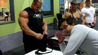 arm wrestling with Jay Cutler