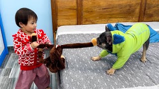 Diem demands back the stuffed monkey Kaka when Mun fights over it