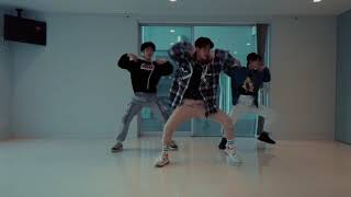 cute south korean boys dance on hindi song 'illegal weapon 2 0'