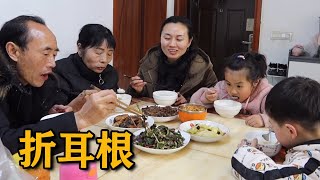 去郊外摘折耳根，没想到还有意外的收获，春天给我们带来太多惊喜【胖哥有杜】