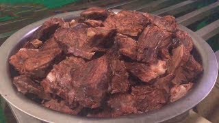 全国独家美食，15元一碗猪头汤，超大块猪肉，搭配炒猪头肉！超过瘾！【唐哥美食】