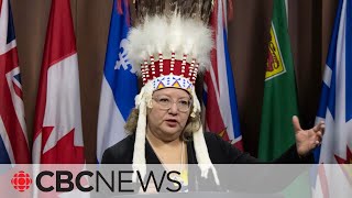 Air Canada apologizes to national chief after flight crew took her headdress away