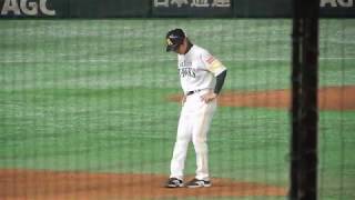 福岡ソフトバンクホークス 本多雄一コーチと内川聖一の握手 2019.4.22