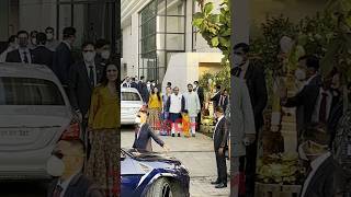 Mukesh Ambani & family pose for the paps as they arrive at Isha Ambani's house #shorts