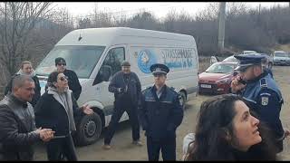 Campinatv.ro - Protest în fața adăpostului privat de câini din Câmpina