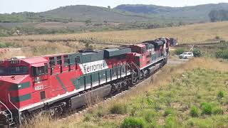 Ferromex Loop and Double Stack Countainer Train, ES44AC 4821 4823 SD70ACe 4014