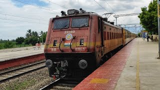 22628/Thiruvananthapuram Tiruchchirappalli Intercity SF Express arriving Valliyur || 22360 ED WAP-4