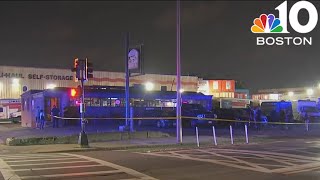 Double stabbing near Roxbury diner, Boston police say