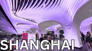 INCREDIBLE, FUTURISTIC, ULTRA-MODERN SUBWAY STATION IN SHANGHAI. THIS NEXT-GEN SUBWAY IS YEARS AHEAD