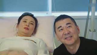 蒋勤勤晒孕期与老公练瑜伽照 陈建斌超拼秀倒立