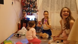 Vlog: Отдыхаем - 1 января . Открываем Kinder Maxi