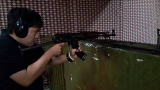 Shooting AK47 in Siem Reap-Cambodia(柬埔寨AK47射擊)