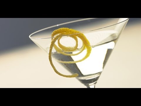 How to Make a Lemon Twist How to Make a Lemon Twist