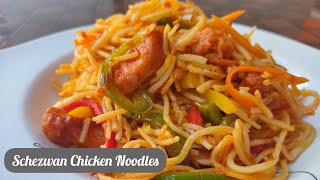 Spicy and yummy schezwan Chicken Noodles recipe in malayalam// schezwan Chicken Noodles