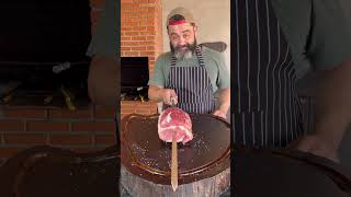 Bife ancho (noix) feito inteiro no espeto