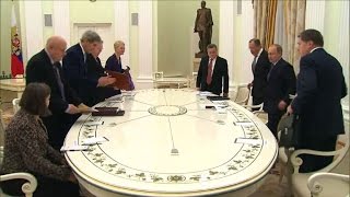 Putin and Kerry hold talks on Syria at Kremlin