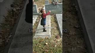 Young Girl Has A Supernatural Encounter With Her Mother's Spirit At The Cemetery! Espanol