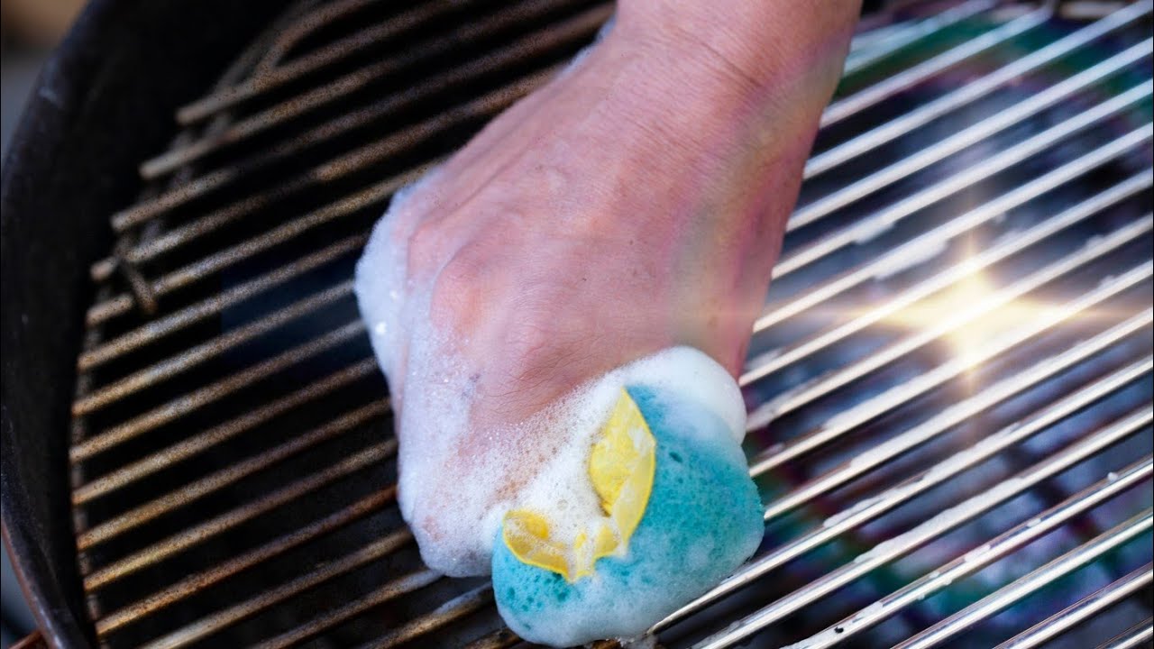 How To Clean Your Grill Like A PRO - YouTube