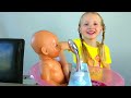 La Poupée BABY BORN veut une Baignoire plus grande une Piscine