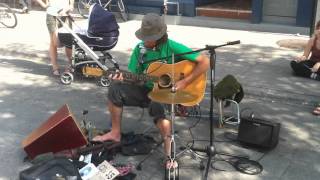 Tim Scanlan - An australian busker in Montreal