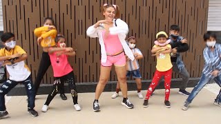 Rakhi Sawant Dance With Kids On Her Song Dream Me Entry