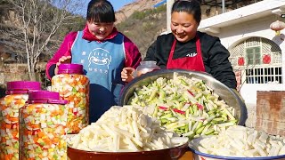 【合集】下雪了霞姐在家腌爽脆泡萝卜！30斤萝卜香辣爽脆贼下饭，放置一晚上就腌制好了！【陕北霞姐】