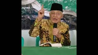 Abah KH Dr Hotob Hamzah MM  , KH  Abdul Halim  Al Hafidz, KH DRs M Adib JHQ Wsb di MWC NU Sukoharjo