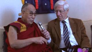 Dr. Franz Alt im Interview mit dem Dalai Lama (German Speakers Global Award)