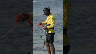 Learn kitesurfing in Friendly Kite, Good Man. #friendlykitebuenhombre #playabuenhombre #kitesurfing