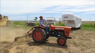 Kubota L2000 Compact Utility Tractor