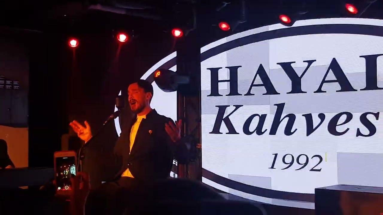 Cem Adrian - Söyle Buldun Mu // @ Hayal Kahvesi Aqua Florya İstanbul ...