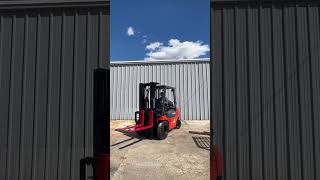 BEAUTIFUL 5000LB TOYOTA PNEUMATIC 7FGU25 WITH A 1 YEAR POWERTRAIN WARRANTY