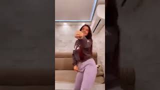 Anushka Sen rail short video