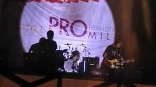 ITENEPS FEAT AMENK THE WATAWATANGA   HITAM PUTIH DUNIA  LIVE   2010 Surya Pro Mild Tour