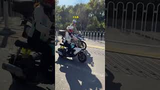 当最萌身高差的人骑上最萌身高差的车【不敢拧】 #motorcycle #automobile #摩托