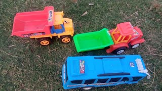 बच्चों के लिए छोटे ट्रैक्टर बस और ट्रक खिलौना विडियो ।  बच्चों के लिए खिलौना सीखने के विडियो ।