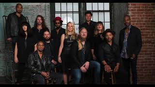 Kyle Meredith with... Tedeschi Trucks Band