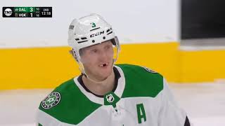 Joe Pavelski tips it in front and the Stars lead 3-1