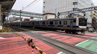 北千住一丁目踏切にて、JR東日本E531系0番台 通過シーン