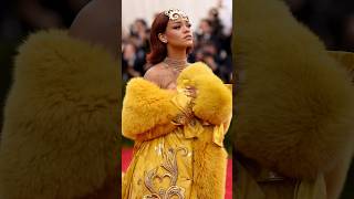 Anna Wintour Reacts to Rihanna's Iconic Met Gala Look✨ #AnnaWintour #Rihanna #FashionIcon #RedCarpet