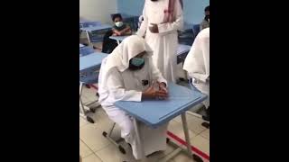 Al-Haramain | Sheikh Sudais Teaching Salawat to students in a primary school |