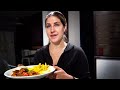 LA GRINGA APRENDE A COCINAR LOMO SALTADO