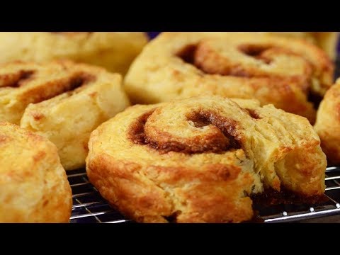 Cinnamon Roll Scones Recipe Demonstration - Joyofbaking.com Cinnamon Roll Scones Recipe Demonstration - Joyofbaking.com