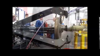HXPM puller and oil pressure 2800 bar combined: Dismounting a train wheel