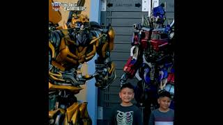 2025 TRANSFORMERS MAKE PEOPLE FEEL GOOD! Universal studios. #wow #amazing #transformers #salutations